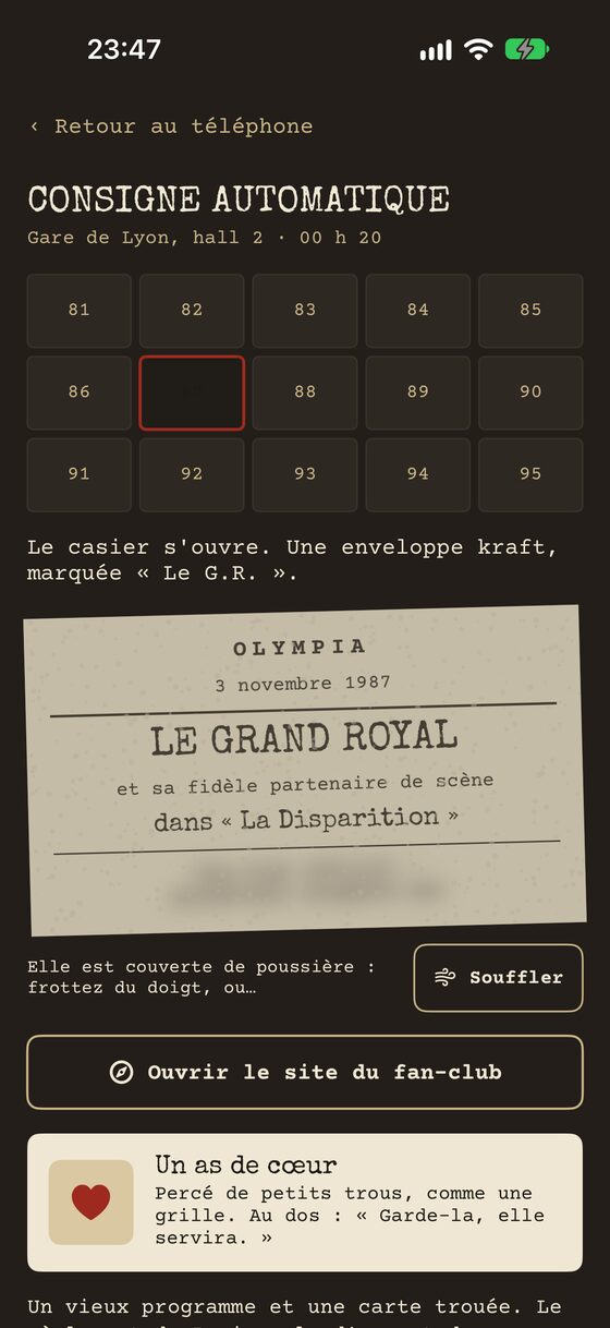 La consigne : le programme de 1987, couvert de poussière, et le bouton « Souffler ».